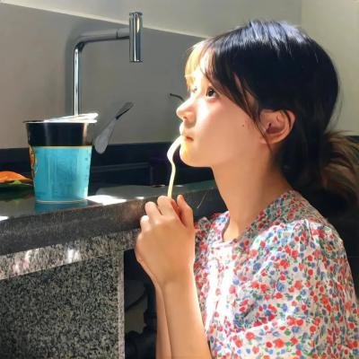 5个吓鬼的少年